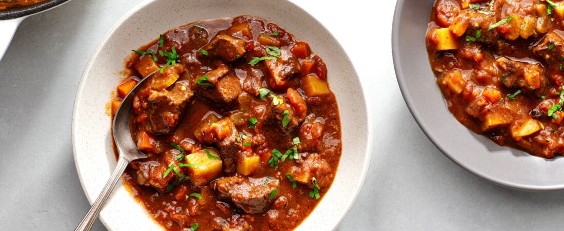 Hearty Tomato Beef Stew: A Heart warming Recipe Awaits!