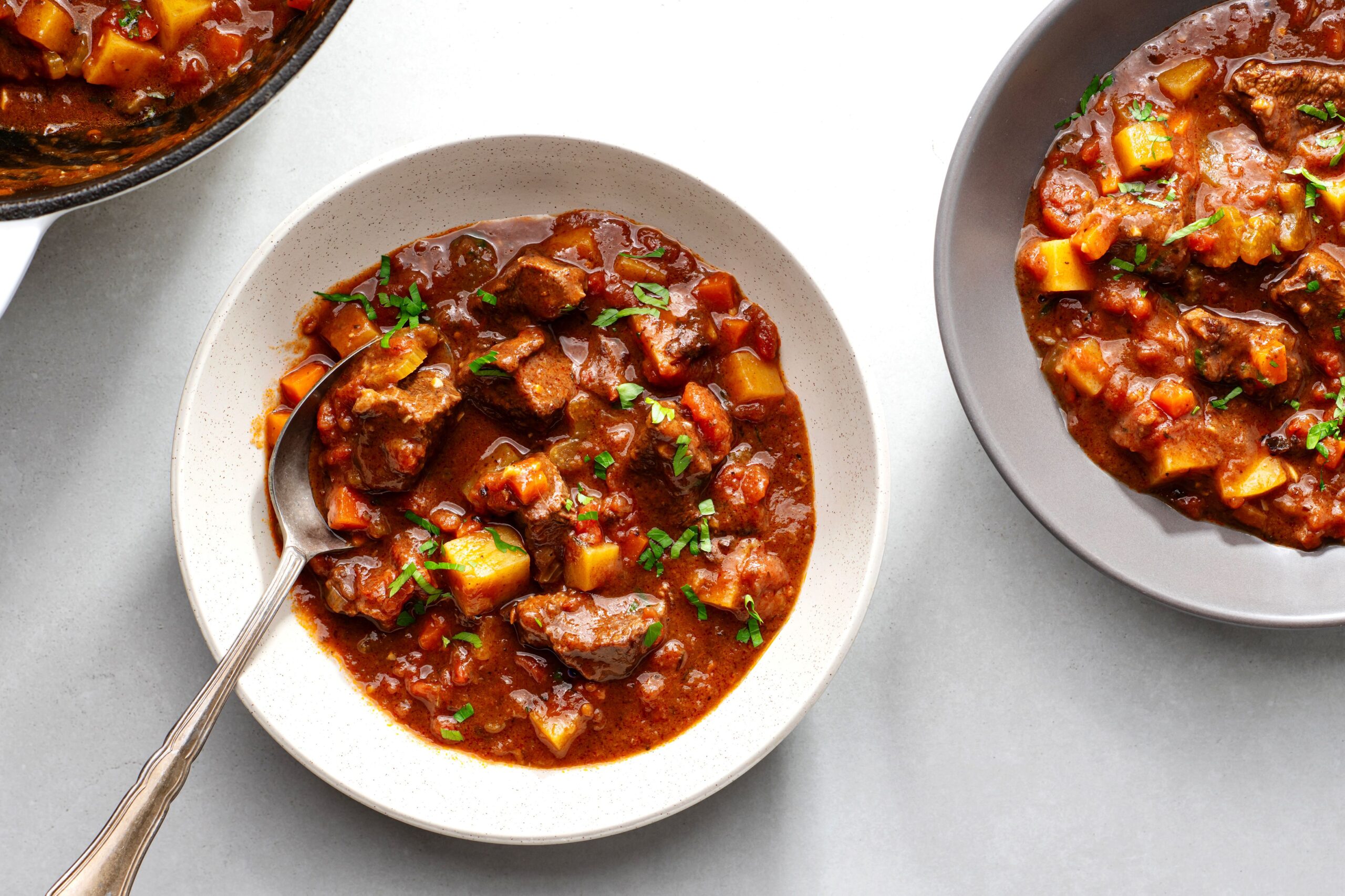 Hearty Tomato Beef Stew: A Heart warming Recipe Awaits!