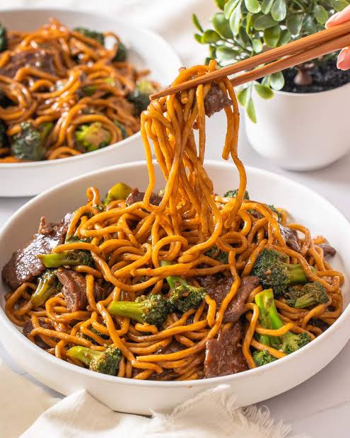 Beef and broccoli with noodles
