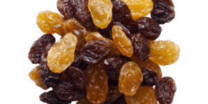 Golden and regular raisins 