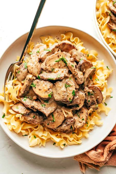 Easy creamy beef stroganoff with pasta 