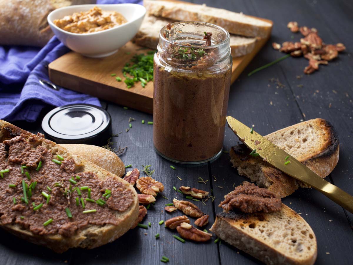 Luxurious Vegan Mushroom Pรขtรฉ: Pure Umami Magic